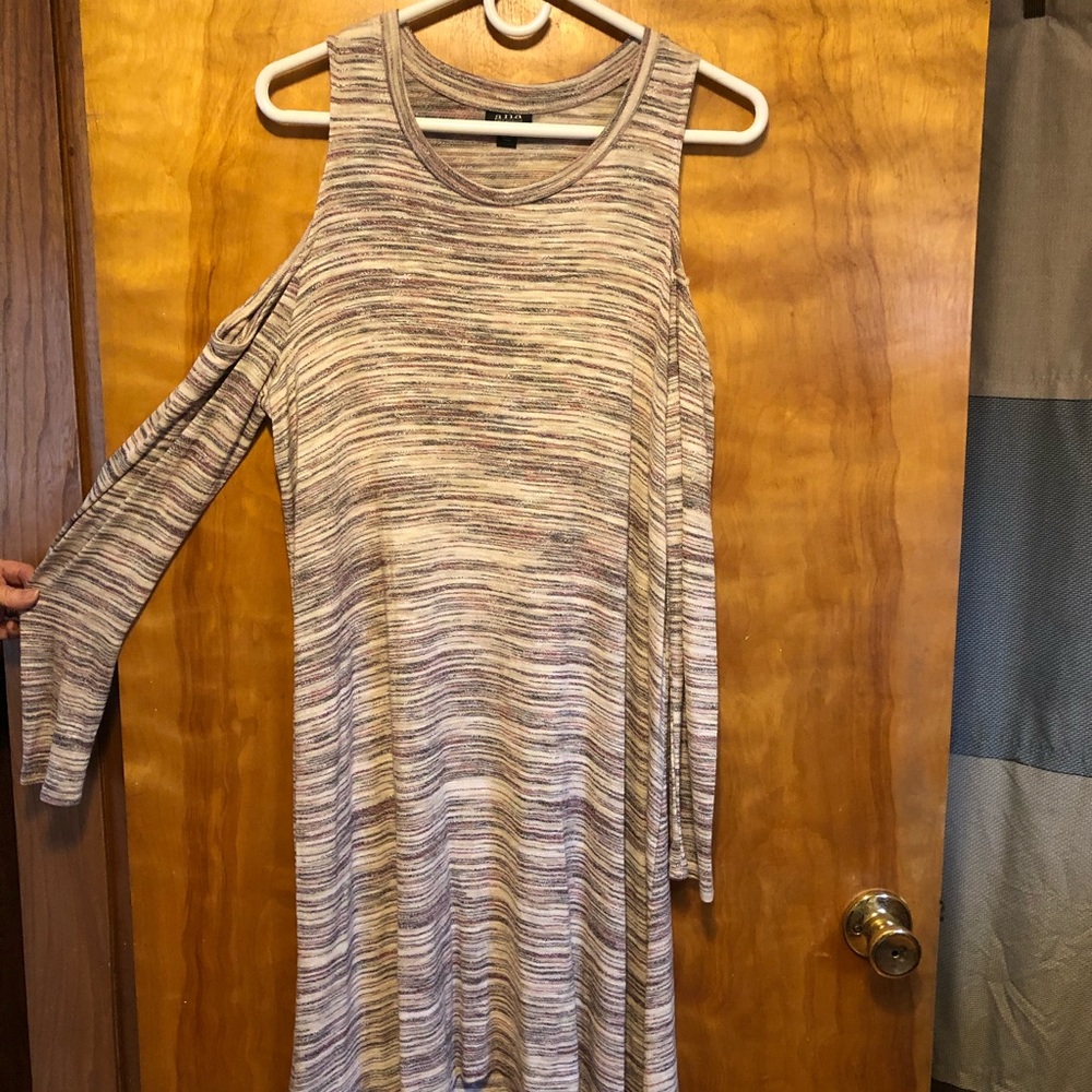 Dress with peakaboo shoulders